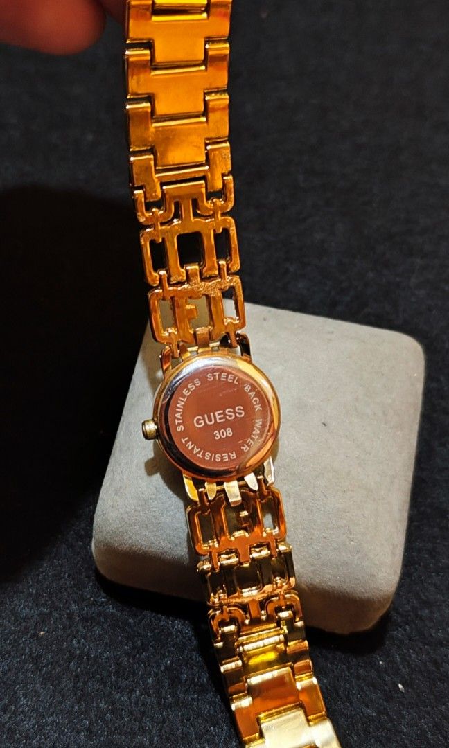Guess watch for womens (Category: Women's Watches) located in La Trinidad. Submitted by marksols (Listing ID 1462464195, Image 3). Description: Original Imitation Guess Watch Stainless Steel no issue From Japan Box.