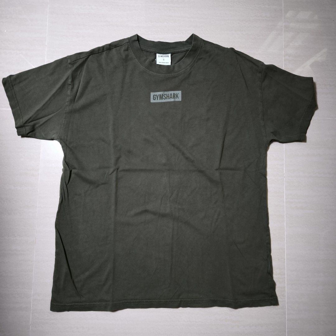 Gymshark Block Oversized T-Shirt (Category: Tshirts & Polo Shirts ) located in Guimba. Submitted by naztystuff (Listing ID 1462596882, Image 1). Description: size S 20x26 Good condition 3 pinhole 500+st.