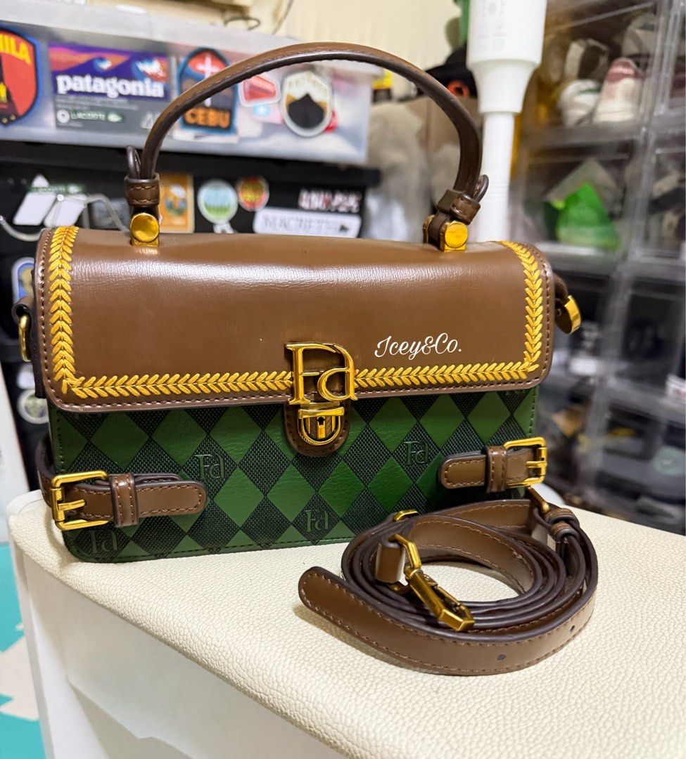 Handbag/Slingbag (Category: Cross-body Bags) located in Manila. Submitted by iceyness1984 (Listing ID 1462548786, Image 3). Description: ✨ OG FA Handbag/Sling Bag ✨ May pangalan na, may quality pa! 😍👜 Super ganda ng quality — worth ₱850 only 💕 Check comment section for more details and actual pics ✨ #wherestylemeetsyourconfidence #iceyandco #BagDeals.