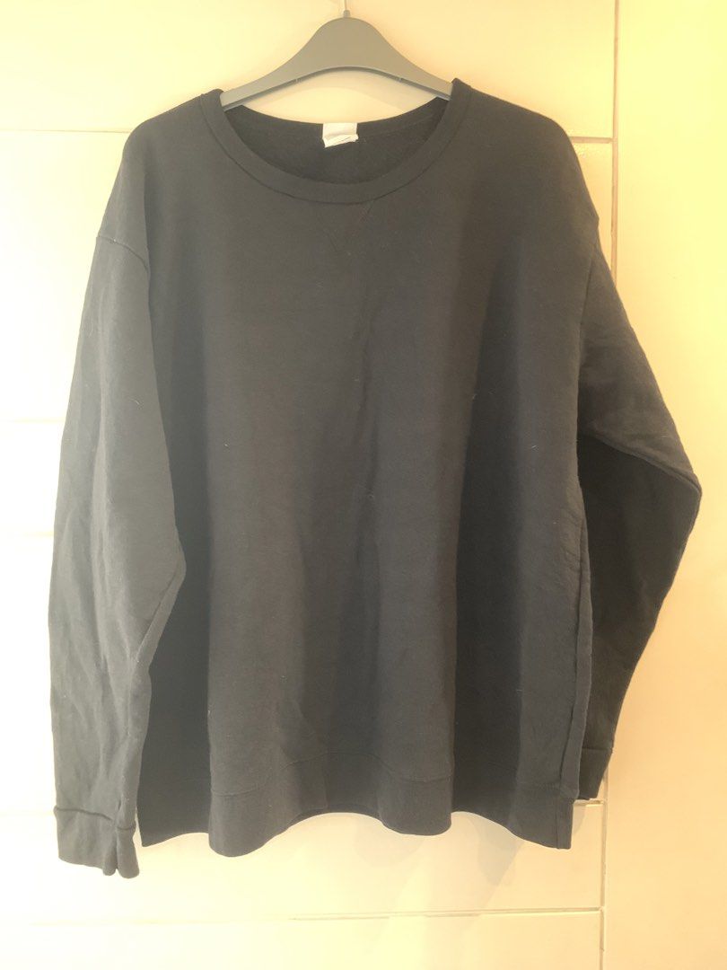 Hanes Mens Pullover (Category: Coats, Jackets and Outerwear) located in Quezon City. Submitted by theclosetqueen (Listing ID 1462444166, Image 2). Description: 2XL on tag Chest - 25” Length - 26”.