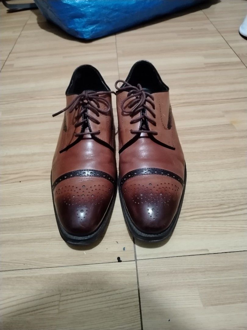 Hanson Bootmaker Lace Easy Derby (Category: Dress Shoes) located in Bacoor. Submitted by joshuaie (Listing ID 1462646693, Image 1). Description: ➡️ issue: stripped heel drags ➡️ still in good condition pm me for more info .
