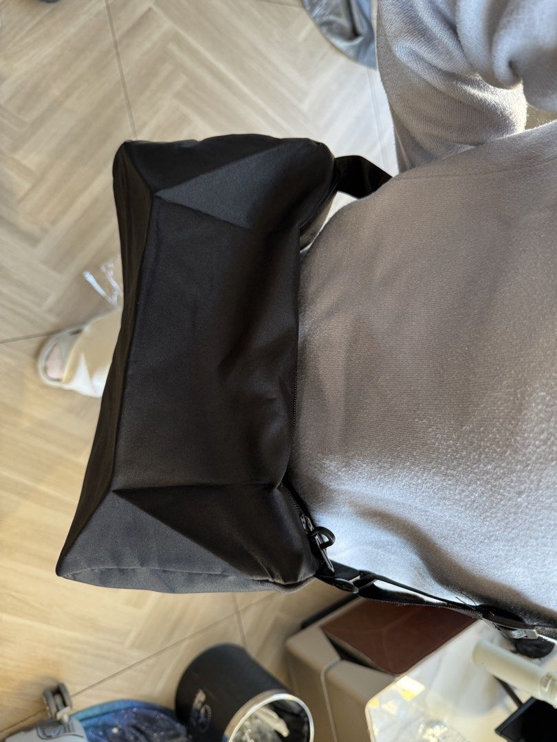 Hard shell jacket (Category: Coats, Jackets and Outerwear) located in Singapore. Submitted by j1along (Listing ID 1462676835, Image 3). Description: Sleeve 84cm. Brand new..