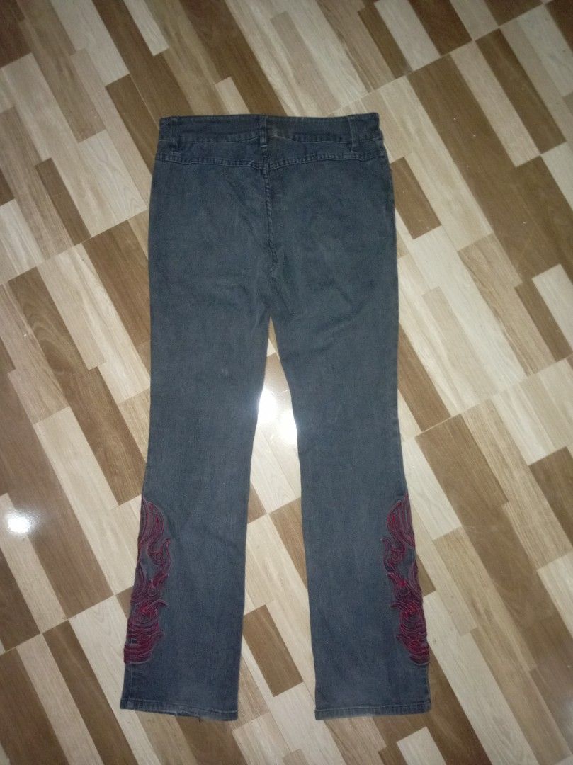 Harley Davidson flared pants (Category: Activewear) located in Malaybalay. Submitted by cjsv0228 (Listing ID 1462579972, Image 1). Description: Harley Davidson flared pants size 32x41 color very due to lightning Actual color black opening 8.5 Hem 11 680.