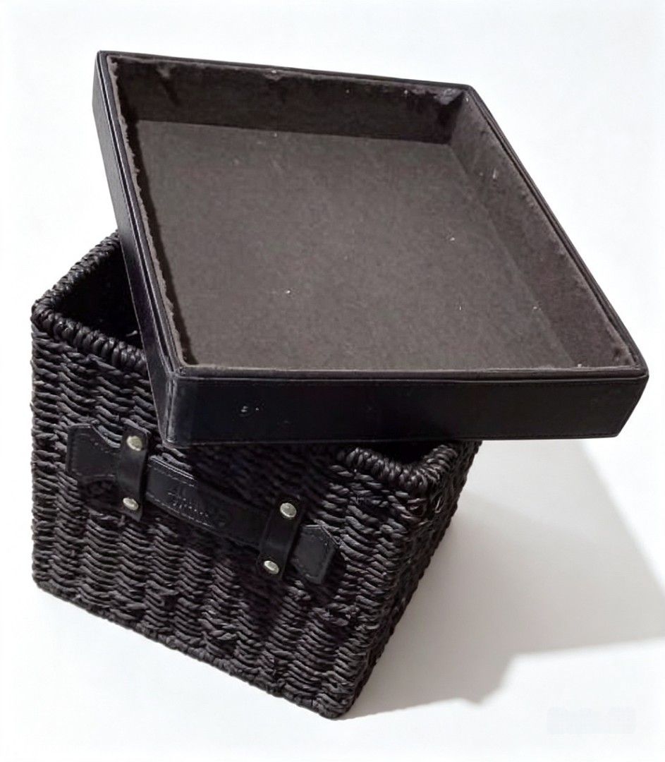 Harrods Storage Box (Category: Storage Boxes & Baskets) located in Bulacan. Submitted by gjeen (Listing ID 1462448837, Image 2). Description: .