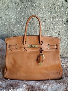 (Category: ) located in . Submitted by luxxe_closet (Listing ID 1462464416, Image 1). Description: .