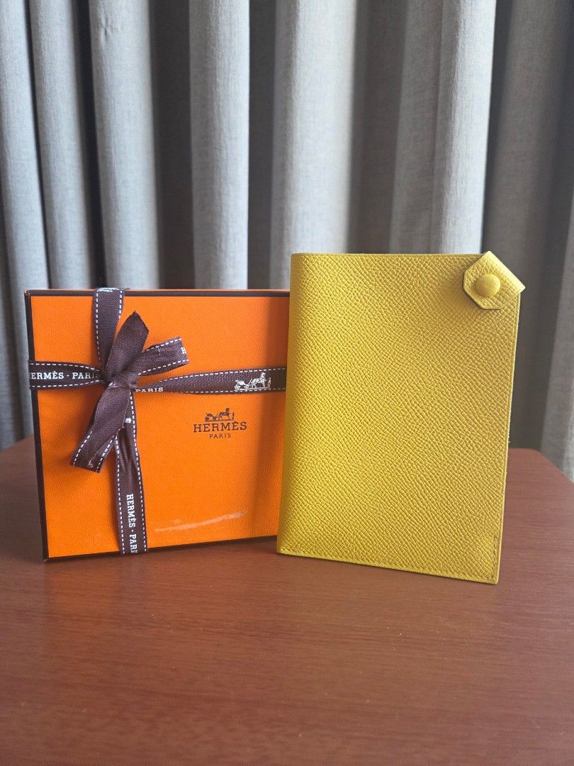 Hermes Tarmac Passport Holder (Category: Wallets & Card holders) located in Quezon City. Submitted by shop.mar.go (Listing ID 1462446338, Image 1). Description: hermes tarmac passport holder comes with box stamp Y has minor scuff in the snap button pls check 3rd photo.