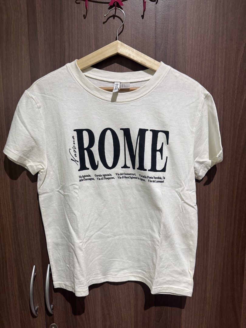 H&M Divided ROME printed tshirt (Category: Shirts) located in Valenzuela. Submitted by shop.spark.joy (Listing ID 1462583596, Image 1). Description: L- 21 in W- 18 in.