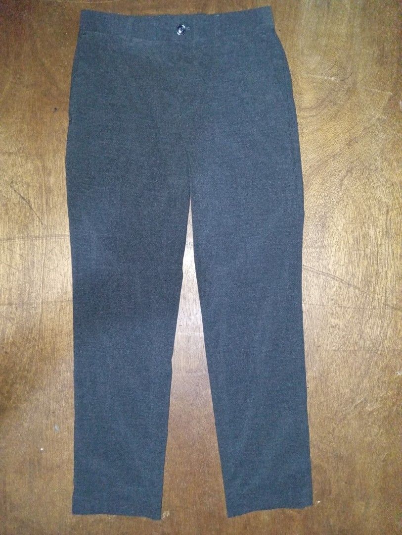 H&M Grey Trousers Pants (Category: Trousers) located in Manila. Submitted by a_cristian12 (Listing ID 1462540136, Image 1). Description: Selling my H&M Trousers Pants H&M Grey Trousers I still have the receipt Size 28 - Slim Stretch For height reference I'm 5'6 Used once only, No issues or any flaws RFS: I need size 29.