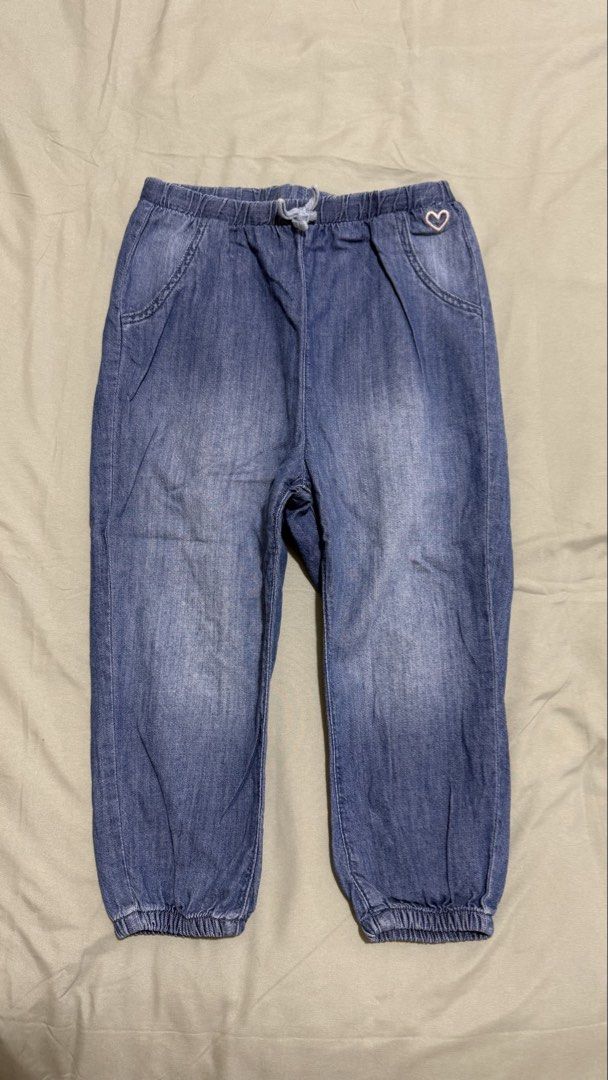 H&M Jogger pants 3-4Y (Category: Babies & Kids Fashion) located in Las Pinas. Submitted by mieshy (Listing ID 1462605979, Image 2). Description: .