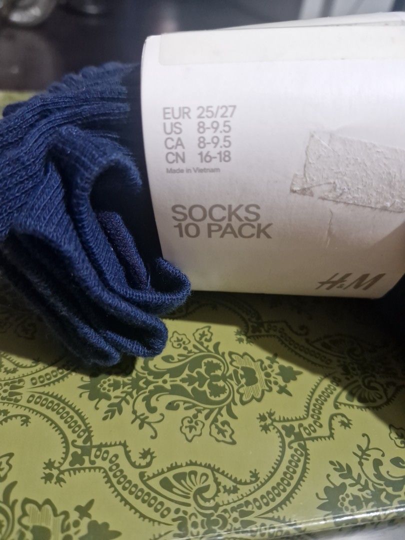 H&M Navy Blue Socks 10 Pairs (Category: Babies & Kids Fashion) located in Quezon City. Submitted by pointyshoesandbags (Listing ID 1462517828, Image 3). Description: - 10 pairs of H&M socks (3-7 years old) - Color: Navy Blue - Size: EUR 25/27 (US 8-9.5, CN 25/27, UK 8-9.5) - Made in Vietnam - Ideal for everyday wear.