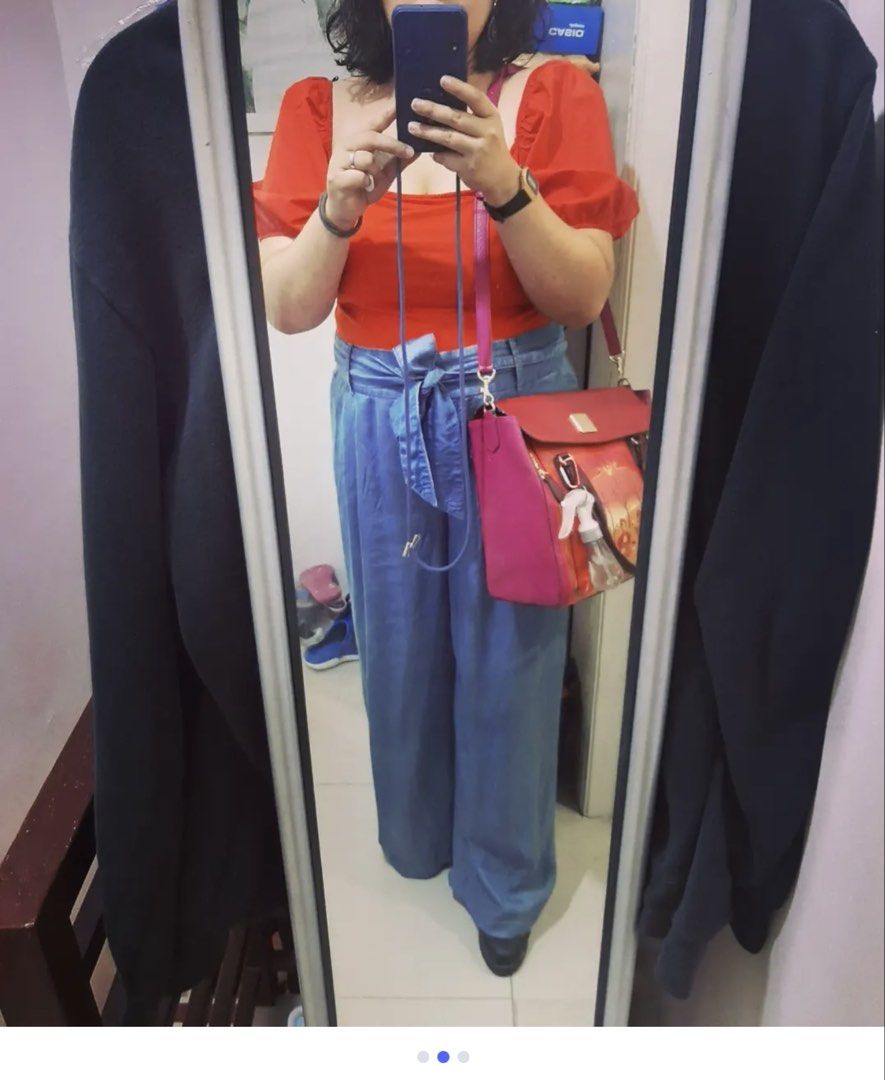 H&M Red Puff Sleeve Square Neck Top (Category: Blouses) located in Antipolo. Submitted by harlowwillow (Listing ID 1462465546, Image 2). Description: NO TO LOW BALLERS Large on Tag W 19” L 20” Viscose Cotton - Cute red top with stylish puff sleeves. - Features a flattering square neckline. - Perfect for dressing up or down. - Easily pairs with jeans or skirts. - Made with comfortable fabric. All sales are Final.