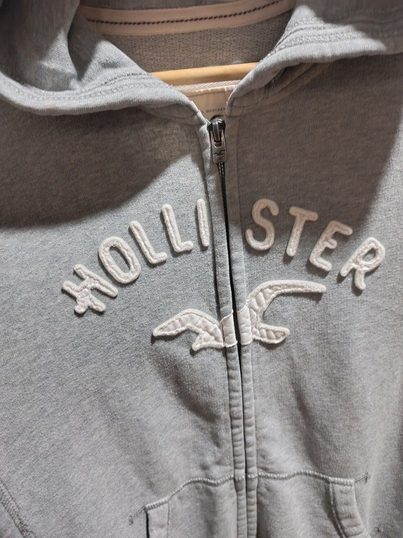 HOLLISTER (Category: Coats, Jackets and Outerwear) located in Calabanga. Submitted by just-thrift (Listing ID 1462589769, Image 3). Description: HOLLISTER JACKET ‎GOOD CONDITION ‎COLOR RATE:9/10 ISSUE NO LACE ‎WOMEN'S SIZE LARGE ON TAG ‎DIMES:19/23 ‎SLEEVE:29.