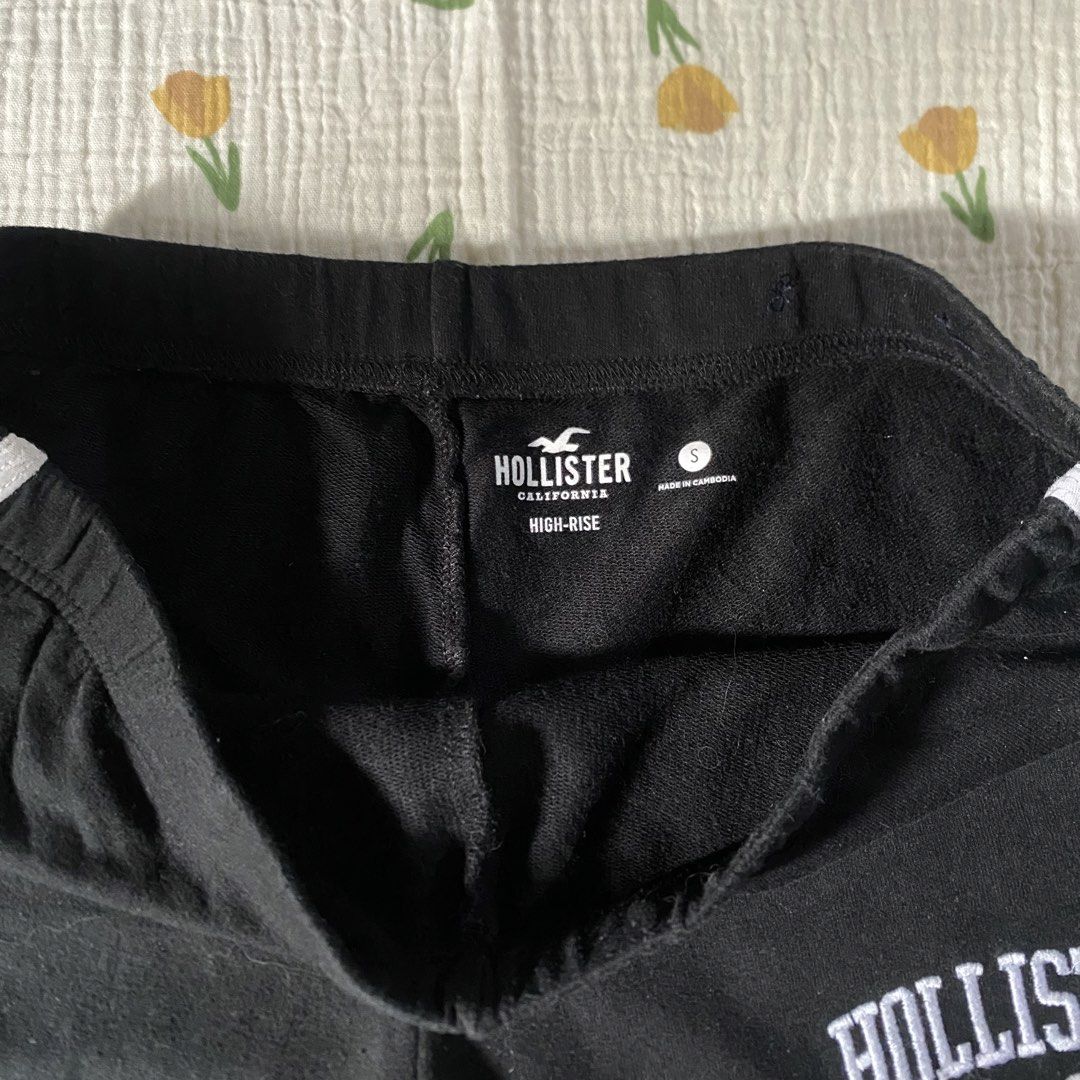 HOLLISTER high rise shorts ! (Category: Shorts) located in Bulacan. Submitted by thriftnluv.byc_ (Listing ID 1462603519, Image 3). Description: size: up to 29 wl .