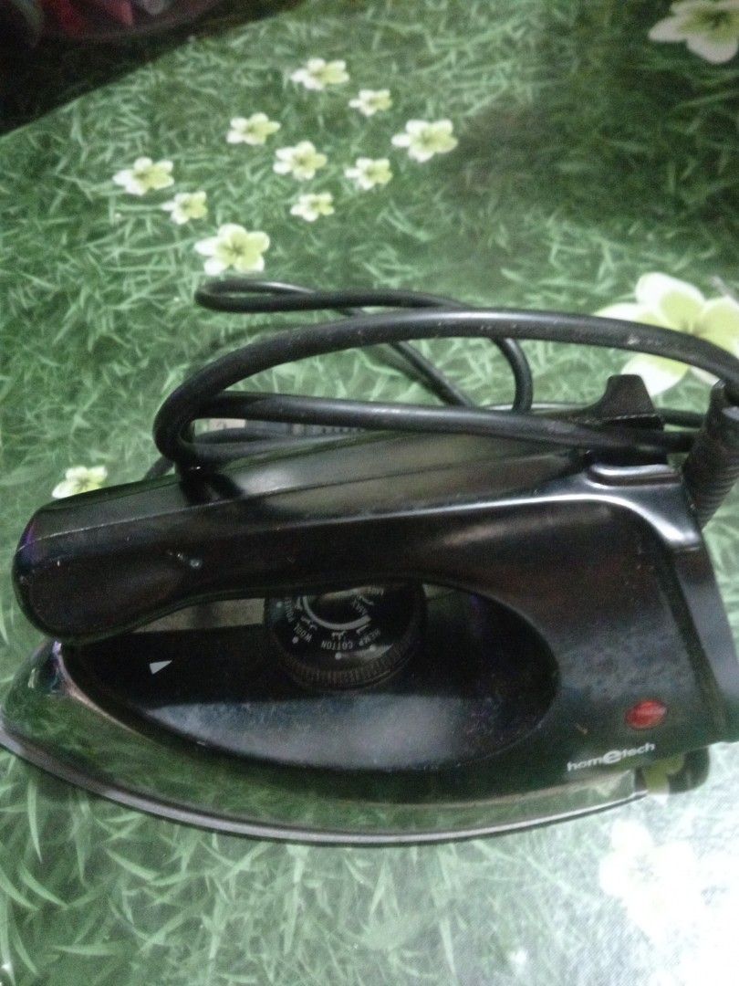 Hometech iron (Category: Ironing Boards) located in Cainta. Submitted by ziannika28 (Listing ID 1462461457, Image 2). Description: In good condition working mabilis uminit mabigat.