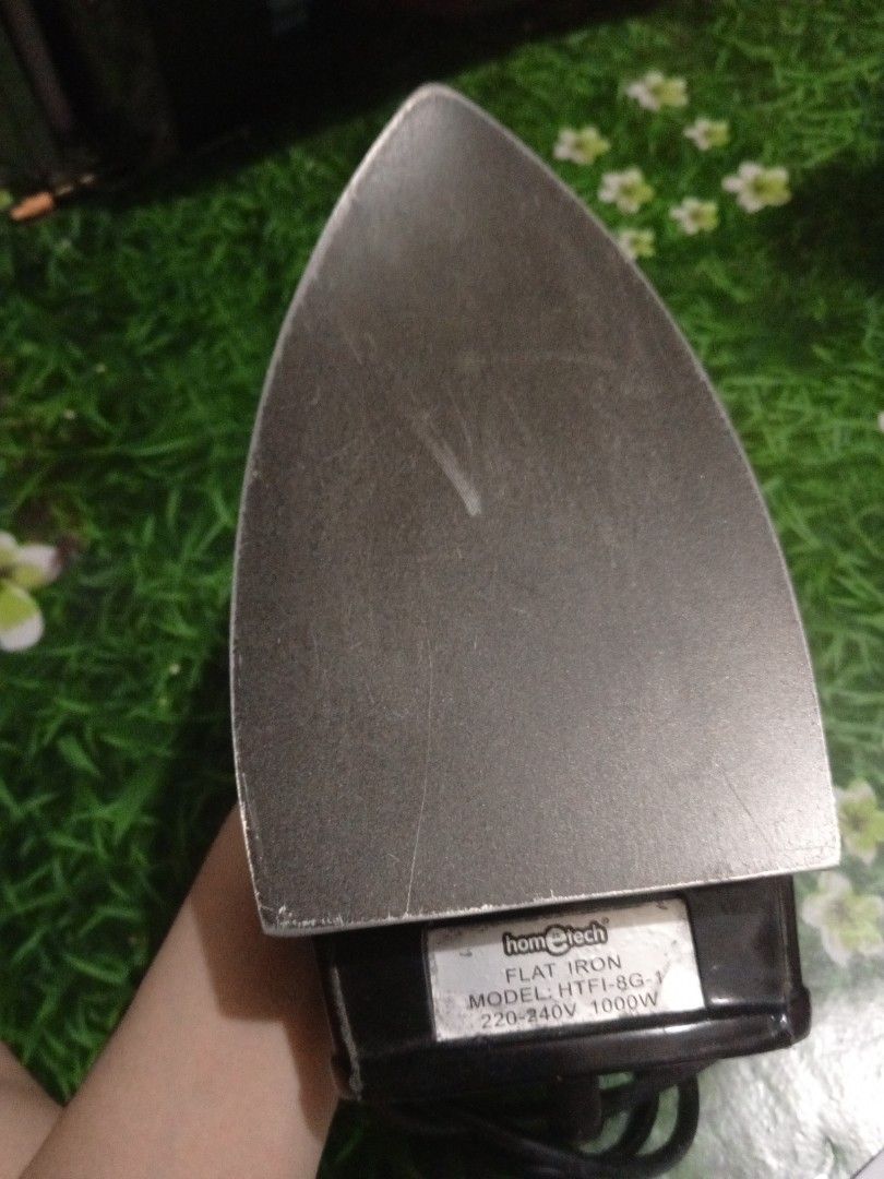 Hometech iron (Category: Ironing Boards) located in Cainta. Submitted by ziannika28 (Listing ID 1462461457, Image 3). Description: In good condition working mabilis uminit mabigat.