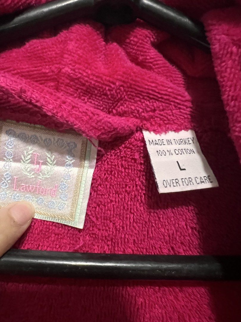 Hot pink bathrobe (Category: Undergarments & Loungewear) located in Manila. Submitted by jhennie05 (Listing ID 1462441833, Image 2). Description: Issue no bathrobe belt .
