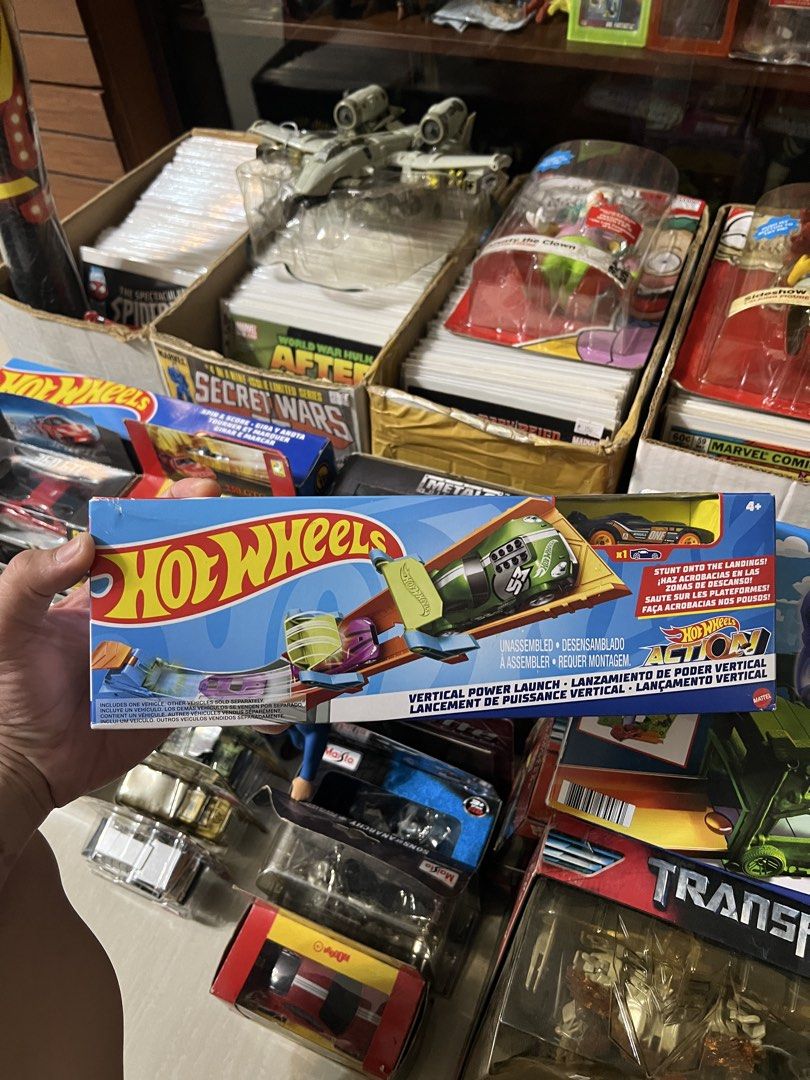 Hot wheels (Category: Vehicle & Diecast Models) located in Quezon City. Submitted by chloegbnsy (Listing ID 1462558249, Image 3). Description: The item shown in your hand is the Hot Wheels City Ghost Garage fold-out playset by Mattel..