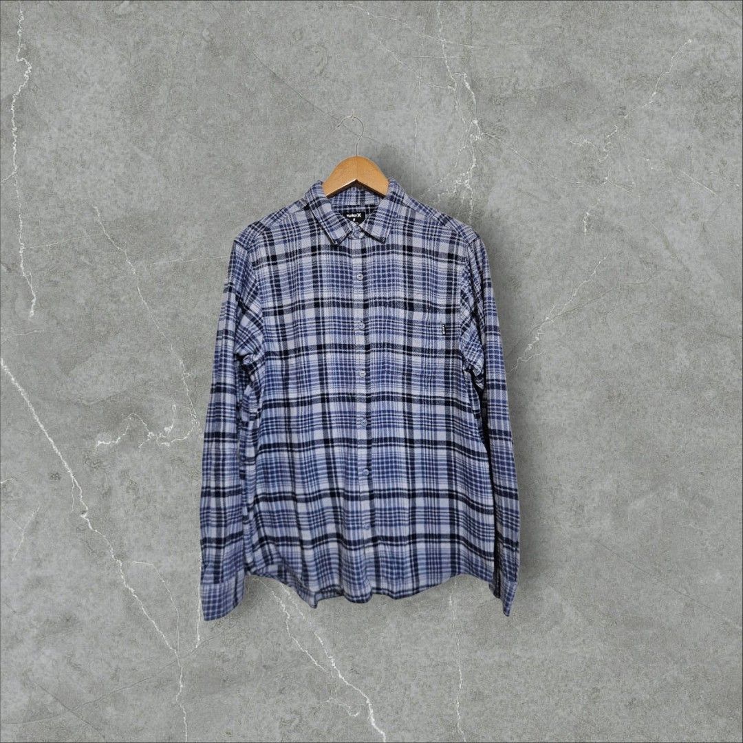 Hurley plaid flannel (Category: Coats, Jackets and Outerwear) located in Baguio. Submitted by fadexquisite (Listing ID 1462548676, Image 1). Description: Hurley plaid flannel Med 28x22 Excellent condition 400 plus ship fee.