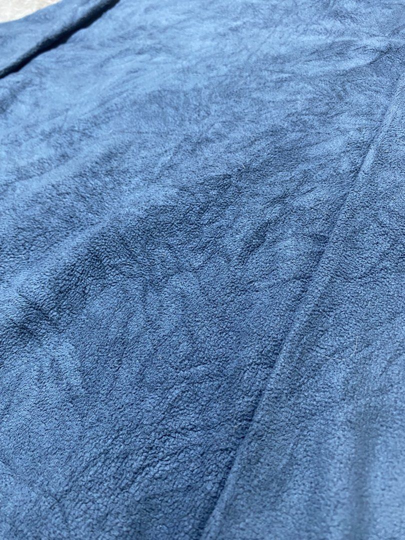 IGNIO SWEATER (Category: Coats, Jackets and Outerwear) located in General Trias. Submitted by kevinthriftshop (Listing ID 1462583355, Image 3). Description: .