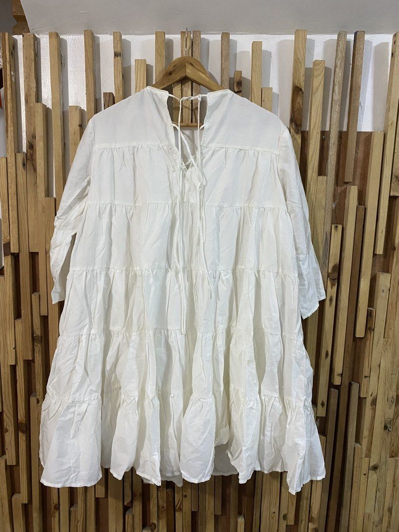 Initial White Tiered Dress (Category: Dresses) located in Mabalacat. Submitted by calmrabbit.ae2127 (Listing ID 1462536233, Image 2). Description: .