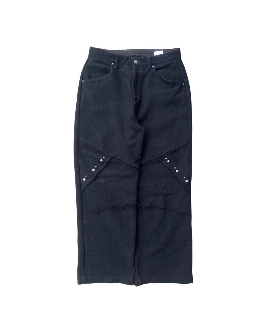 INSILENCE BLACK WOOL PANTS (Category: Jeans) located in El Salvador. Submitted by 00jiroo00 (Listing ID 1462446213, Image 1). Description: INSILENCE BLACK WOOL PANTS Model height 5’8 Dimensions: W - 33 L - 41.5 T - 13.5 H - 10.5 Details: good condition must have minor signs of usage need wash on heel Condition: 9/10 Color rate: 9/10 Swipe for more details… 📩 ₱350 📌 Before You Buy: 📃 Please read all item details carefully 📍 Payment-first polic