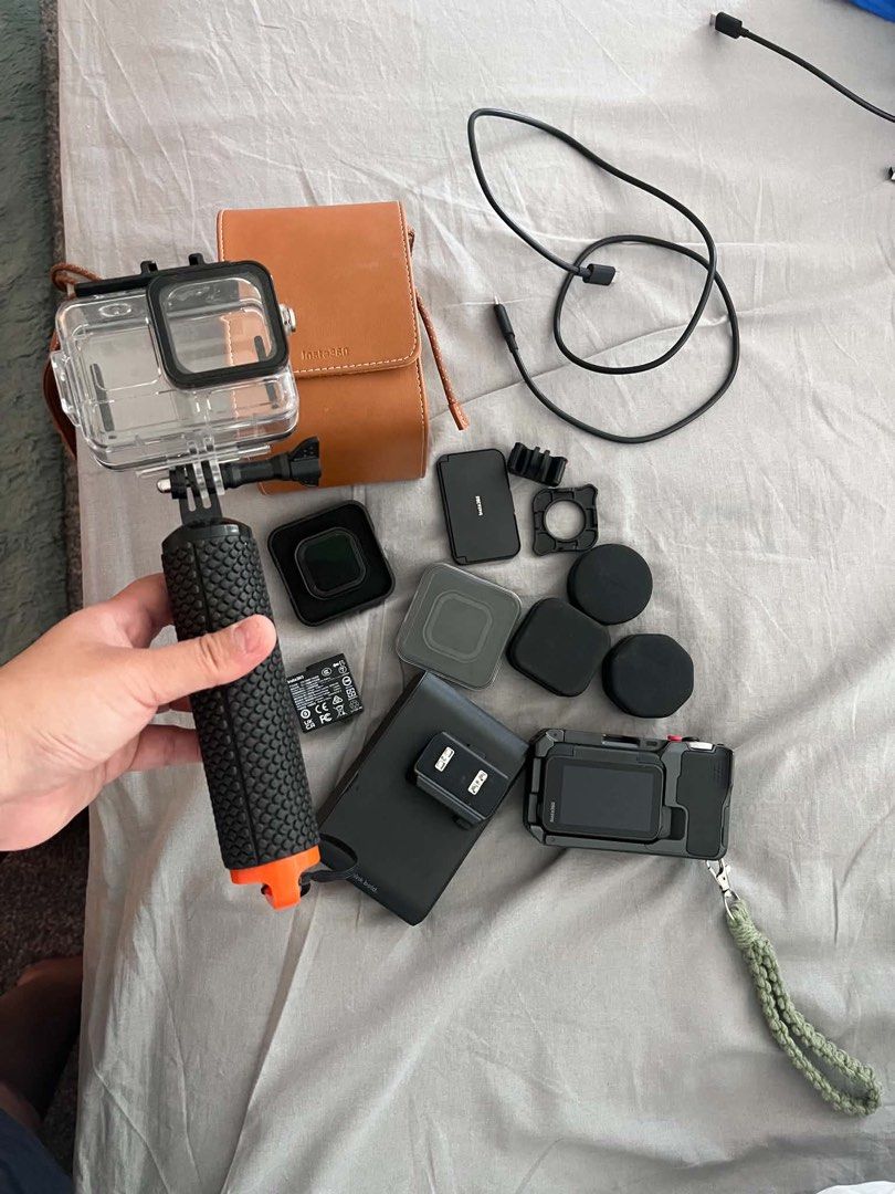 Insta360 Ace Pro 2 Ultimate Videography Bundle with Accessories (Category: Cameras) located in Malaybalay. Submitted by chagstakashi (Listing ID 1462532741, Image 2). Description: - Insta360 Ace Pro 2 Ultimate Videography Bundle - Includes: Camera, Pocket Printer, Lexar 128GB Micro SD Card - Accessories: Waterproof Case, Grip, Charging Cables - Comes with a 2-year FlexiCare Service Plan - Purchased: March 12, 2026 - Original Cost: £799.00.
