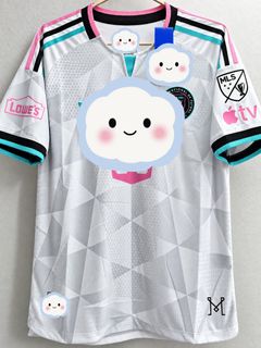 (Category: ) located in . Submitted by calcio_sport_jersey (Listing ID 1462647543, Image 1). Description: .