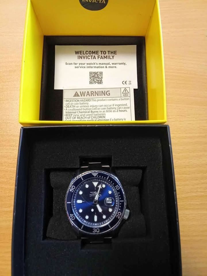 Invicta Pro Diver 47158 (Category: Men's Watches) located in Manila. Submitted by thomahawk888 (Listing ID 1462579206, Image 2). Description: The Invicta Pro Diver Men 47158 Date features a 46mm stainless steel case with a blue dial. With a length of 186mm and a width of 24mm, it fits comfortably on most wrist. The clasp offers comfort and security and a sophisticated finish. The Quartz Movement Japan is renowned for its high level of precision. 