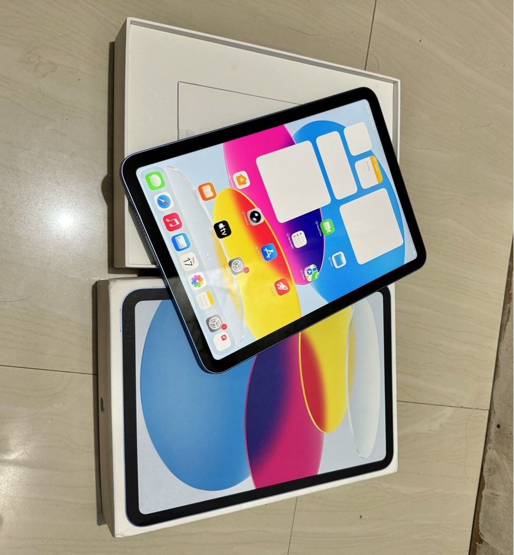 Ipad 11TH GEN 256gb Wifi Only (Category: iPad) located in Manila. Submitted by johnlucas31 (Listing ID 1462638712, Image 3). Description: Available ‼️ Ipad 11TH GEN 256gb Wifi Only Complete box and original charger Smooth no hidden issue Pm for sure buyer📩.