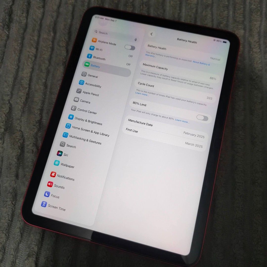 Ipad a16 [11th gen] 128gb pink no issue (Category: iPad) located in Pasig City. Submitted by jus0909 (Listing ID 1462578180, Image 3). Description: Rfs :buy and sell Auto pass sa low ballers and reseller Price : 20,499php Swapping price is higher than the selling price 🍎ipad a16 (11th gen) - Silver - 128gb storage - Wifi - 11 inches - 88% battery health - No issue - Fingerprint and True tone working - 100% smooth see pics to appreciate Package :
