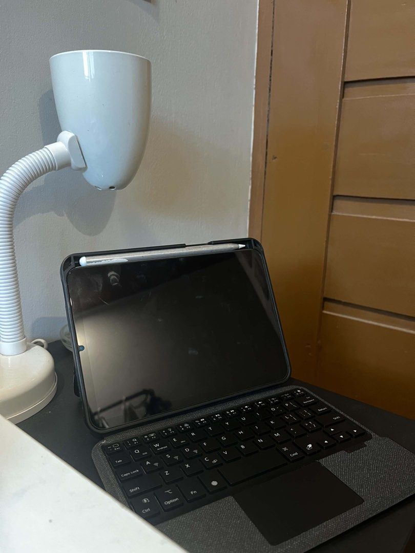 iPad Mini 6 64 GB WiFi (Category: iPad) located in Los Banos. Submitted by elbideclutter (Listing ID 1462526557, Image 1). Description: fixed price. inclusions ipad mini 6 + keyboard case + esr pen item currently at paranaque. i offer shipping/meetup pen is almost naked, paint chips. fully functioning. keyboard with touchpad. almost new. used a few times then stock. ipad is stocked for n months now. with a minimal dent/scratch at the back. see pi