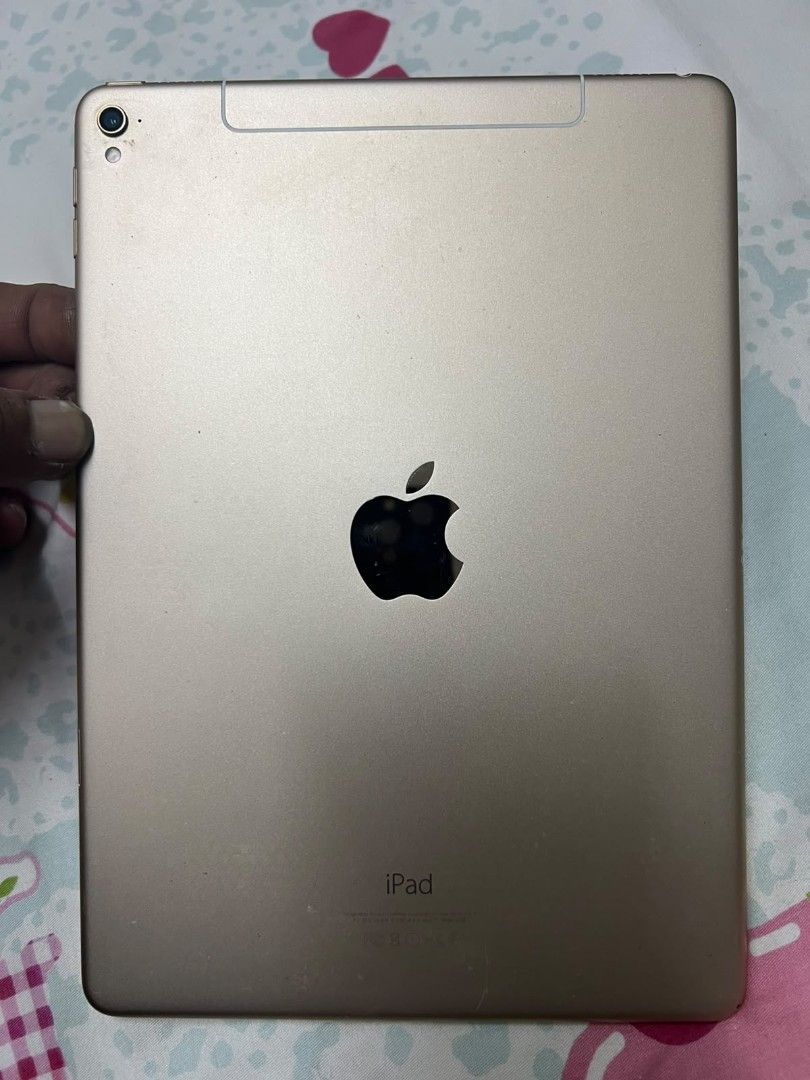 Ipad pro (Category: iPad) located in Kuala Lumpur. Submitted by monudeep850 (Listing ID 1462576602, Image 2). Description: wifi sim card .