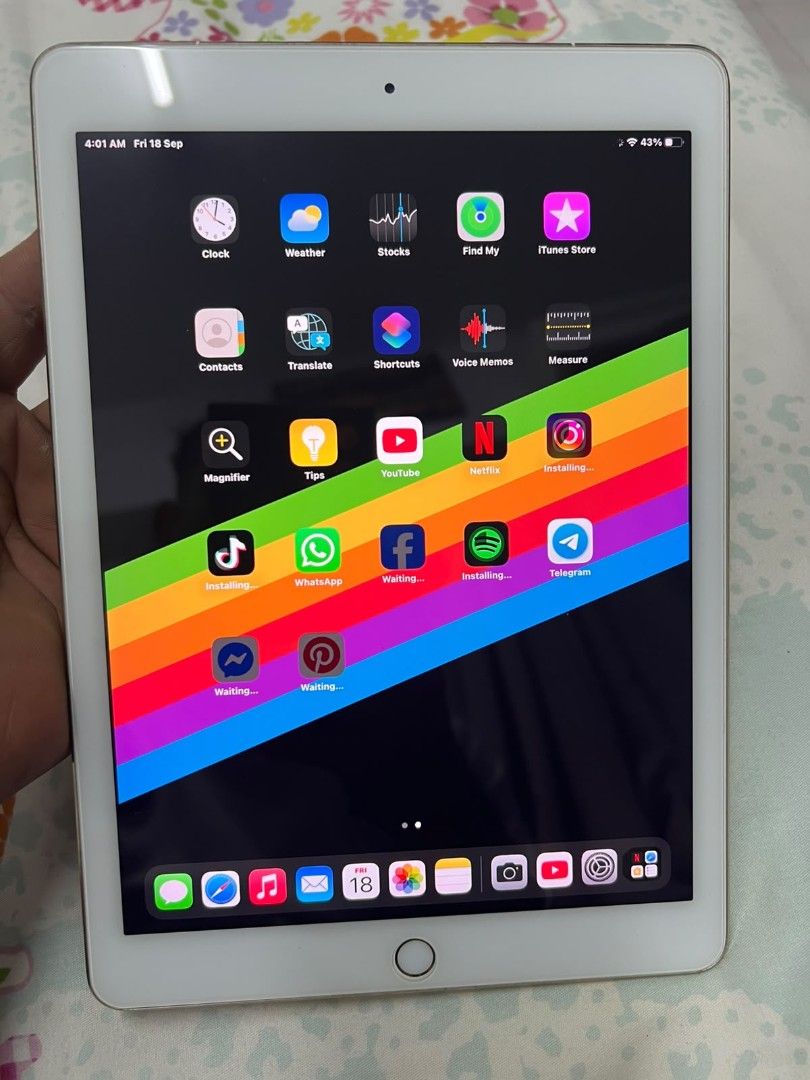 Ipad pro (Category: iPad) located in Kuala Lumpur. Submitted by monudeep850 (Listing ID 1462576602, Image 3). Description: wifi sim card .