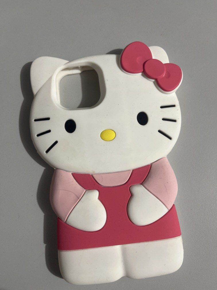 IPHONE 13 HELLO KITTY SILICONE CASE (Category: iPhone 13 Series) located in Makati City. Submitted by girlydy (Listing ID 1462647860, Image 1). Description: .