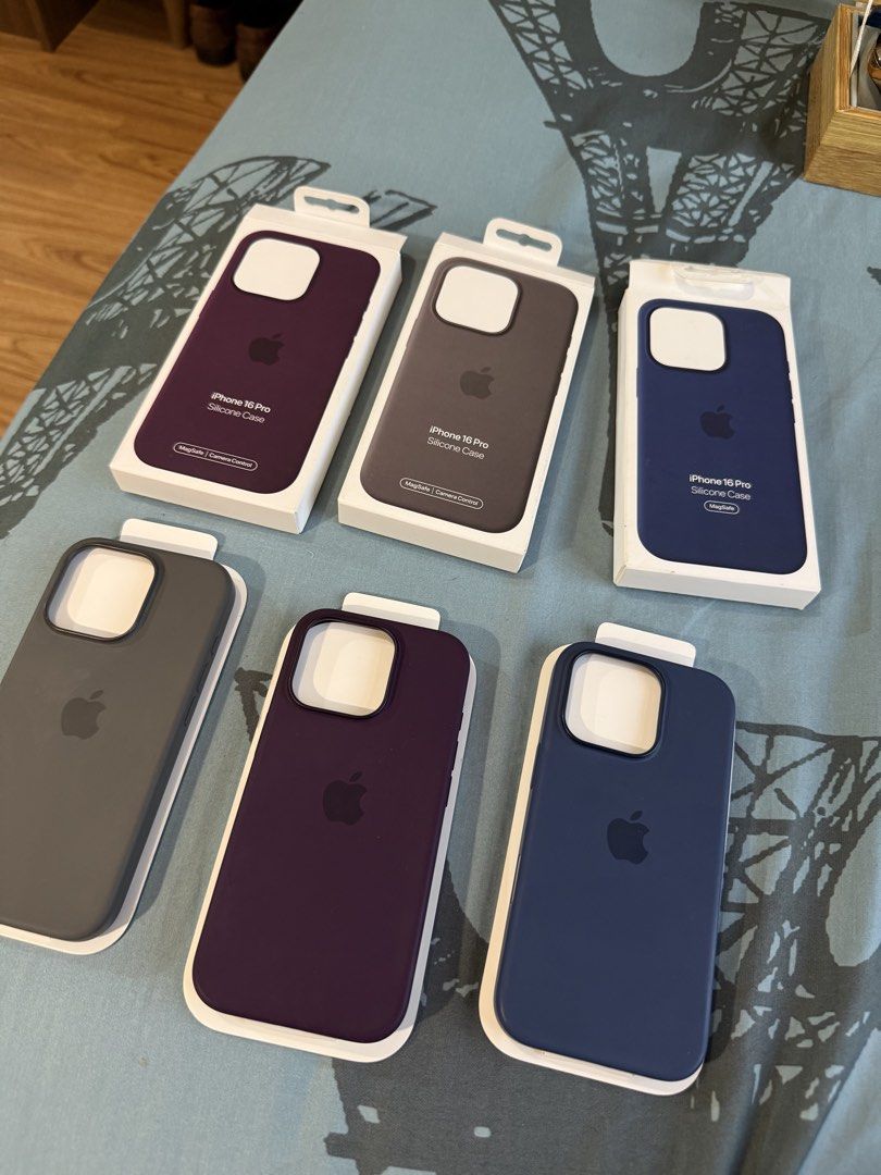iPhone 16Pro Case (Category: Cases & Sleeves) located in Mandaluyong City. Submitted by jamesy006 (Listing ID 1462551442, Image 3). Description: All original. Bought it from PowerMac Center Take all for 1200 Super slightly used.