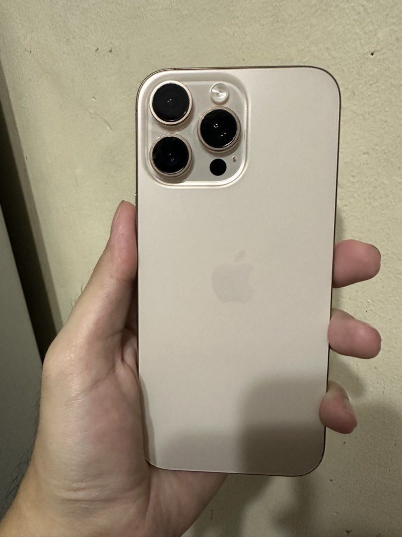 Iphone 16 Pro Max 512gb (Category: iPhone 16 Series) located in Manila. Submitted by gentlebear_b6b871 (Listing ID 1462652781, Image 3). Description: IPhone 16 Pro Max 512gb Sale or Swap 81% BH ✅True Tone ✅Face ID ✅All orig parts Smart locked Inclusions: Cord, Case, and box PM sa mga interested!.