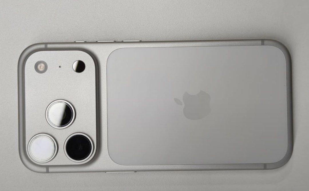 Iphone 17 Pro Max (512gb Silver Globe locked) (Category: iPhone 17 Series) located in Manila. Submitted by bryburr (Listing ID 1462592436, Image 2). Description: Selling my barely used Iphone 17 Pro Max. Unit is complete with box etc. Battery is 100% no scratches and in perfect condition.