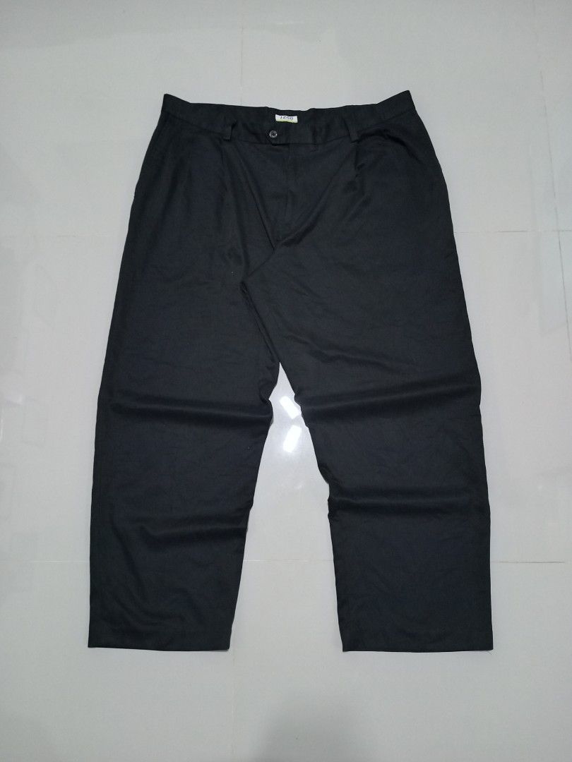 Izod Performance Casual Pants 40x30 Black (Category: Activewear) located in Magdalena. Submitted by magdalenathrift20 (Listing ID 1462566679, Image 2). Description: - Brand: Izod - Type: Performance Casual Pants - Size: 40x30 - Waist: 40 inches - Length: 41 inches - Color: Black - Origin: Made in Bangladesh - Ideal for: Everyday wear.