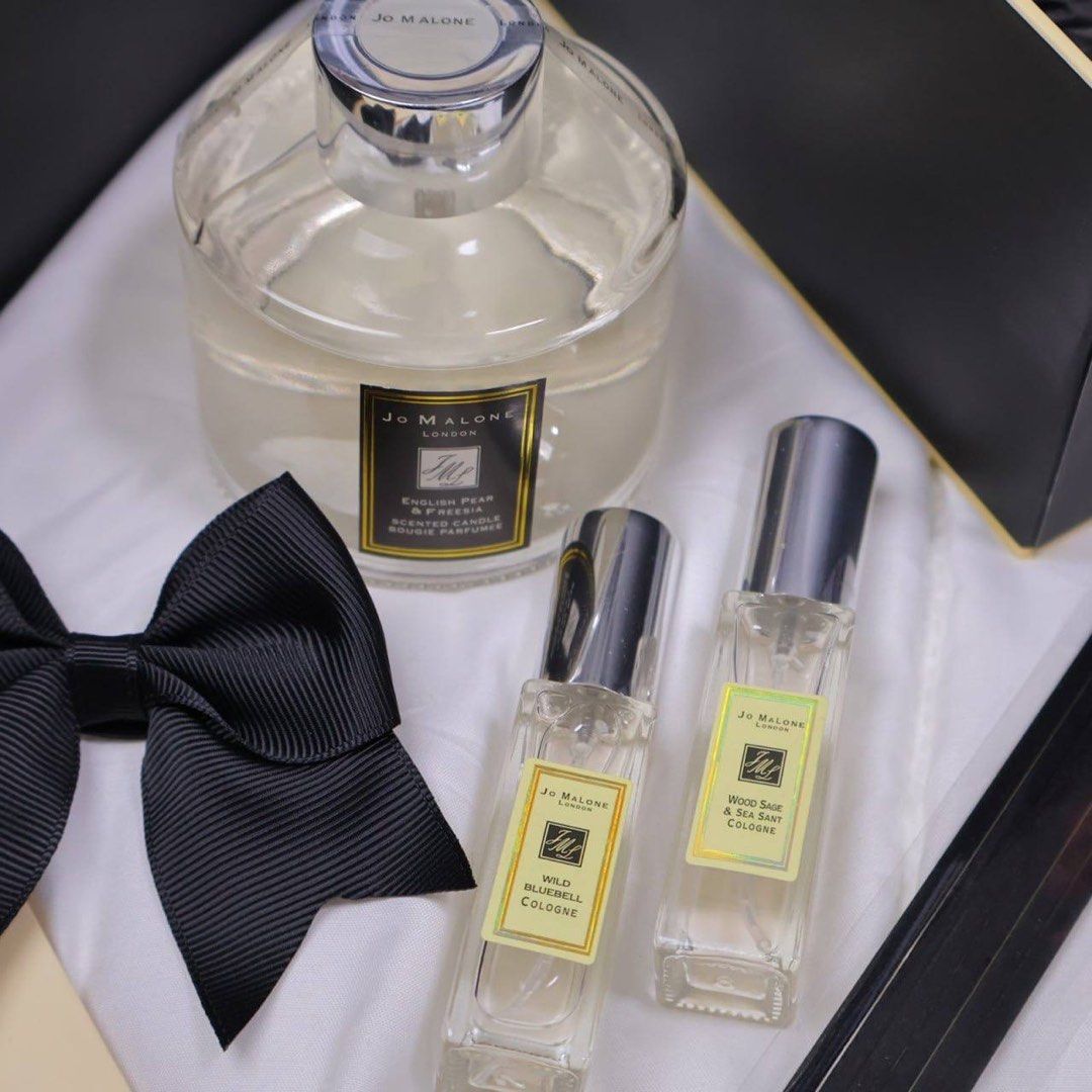 J0mal0ne diffuser (Category: Home Fragrance) located in Manila. Submitted by mypshopp (Listing ID 1462480652, Image 3). Description: ENGLISH PEAR & FRESIA | DIFFUSER ✨🤍 🧷 with free 2 JM Mini Perfumes (random scent only, iba iba laman niya na mga mini perfume mga sis) 🧷 comes with box and paper bag .