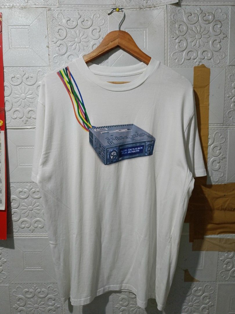 Jackboys Cactus Jack shirt (Category: Tshirts & Polo Shirts ) located in Quezon City. Submitted by charlesfab66127 (Listing ID 1462627446, Image 1). Description: Available available!! Jackboys Cactus Jack shirt🤑 Size on tag: Large👕 Dimes: - 22 Width - 29 Length Color rate: 9.5/10 Condition: 9/10 Issue: need wash/semi puff print may mga nawawala color but not cracked print📌 Loc. Batasan Hills Quezon City 📩📩📩.