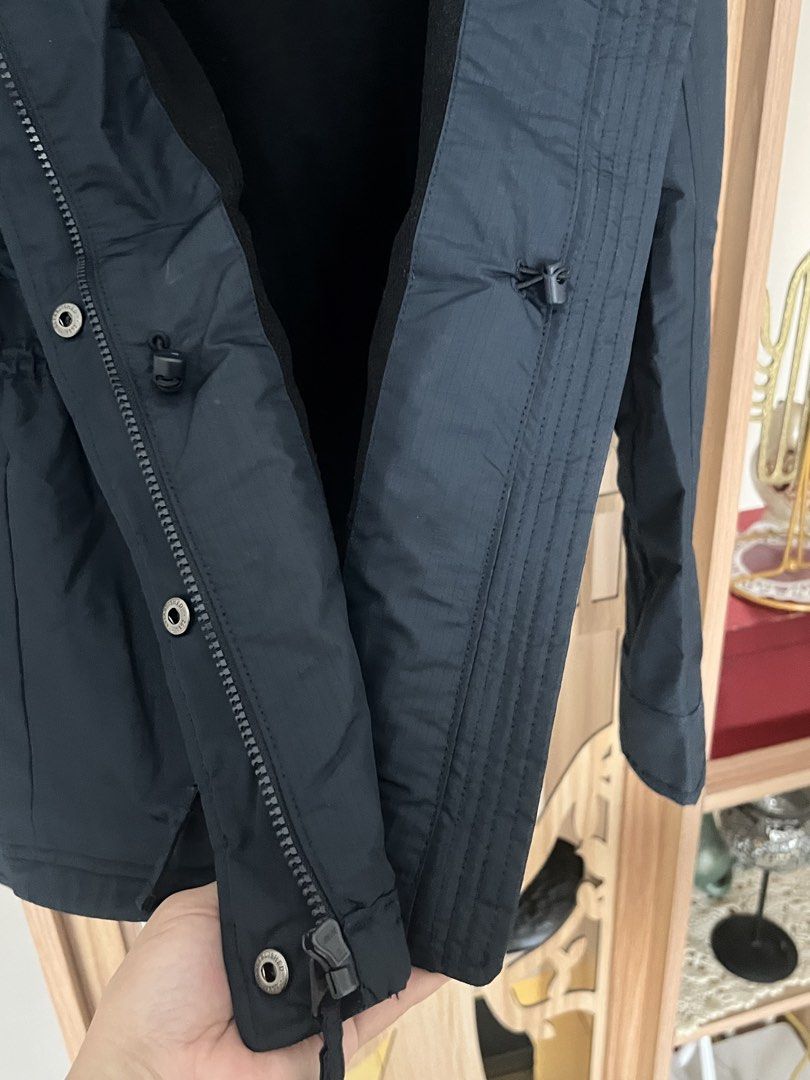 Jackie （分類：外套及戶外衣服）位於 Hong Kong。 由 youwantit 提交（商品編號 1462557521，圖片 10）。簡介： Navy color 43cm shoulder 53cm Chest 63cm length 。
