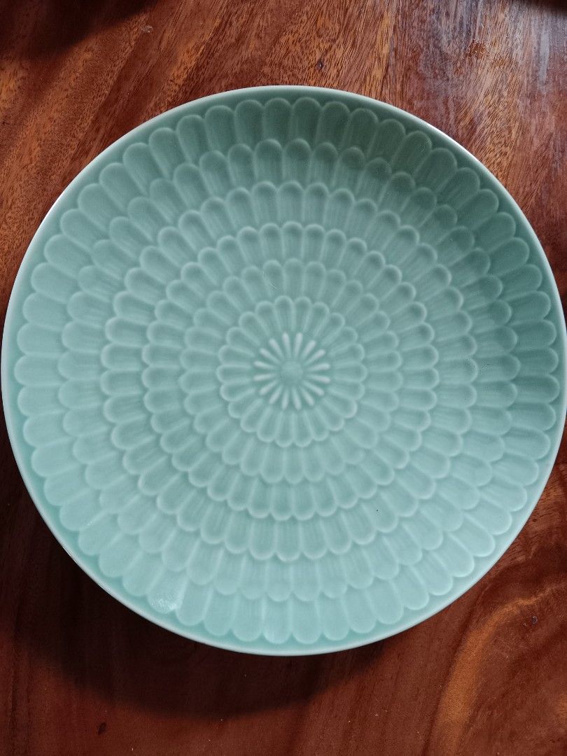 Japan Serving Plate (Category: Dinnerware & Cutlery) located in Polangui. Submitted by cornerbags_shoes (Listing ID 1462571672, Image 1). Description: from Japan surplus.