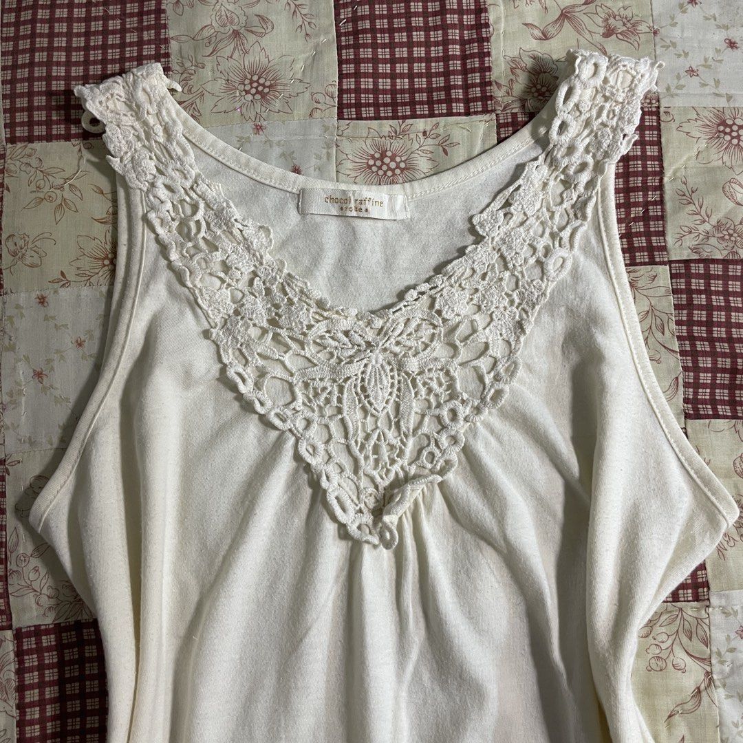 Japanese brand cute basic white lace basic sando top (Category: Sleeveless) located in Baguio. Submitted by emira.seoul (Listing ID 1462521386, Image 2). Description: - no flaws - like new condition - s-m - cute basic - washed and ready to use ᥫ᭡.ִֶָ𓂃.