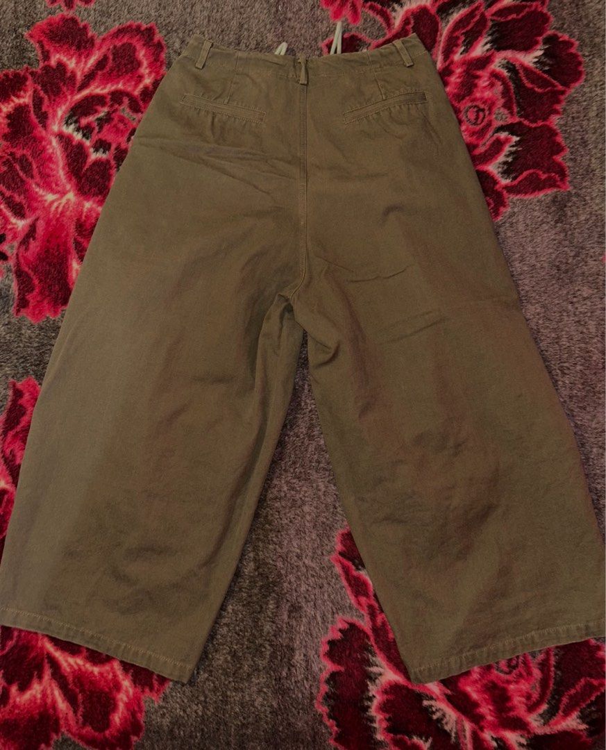 Japanese Construction Baggy Pants (Category: Jeans) located in Taguig. Submitted by weidhen (Listing ID 1462568358, Image 2). Description: bought this for 1k sa flea market pero di ko ma style-an Length: 26 Waist: 22-24 maangas siya bilhin mo na typeshifrfr.