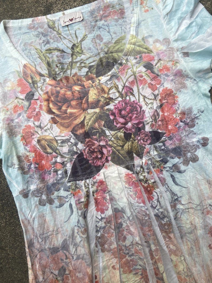 JAYJANE FLORAL TOP (Category: Others Tops) located in El Salvador. Submitted by 00jiroo00 (Listing ID 1462443188, Image 2). Description: JAYJANE FLORAL TOP Model height 5’8 Dimensions: W - 15.5 L - 25 Details: good condition must have signs of usage himulbol need wash Condition: 8.5/10 Color rate: 8.5/10 Swipe for more details… 📩 ₱200 📌 Before You Buy: 📃 Please read all item details carefully 📍 Payment-first policy applies ❌ No cancellations,