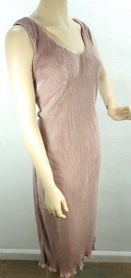 JOA Pleated Dress (Category: Dresses) located in Mabalacat. Submitted by calmrabbit.ae2127 (Listing ID 1462545913, Image 1). Description: .