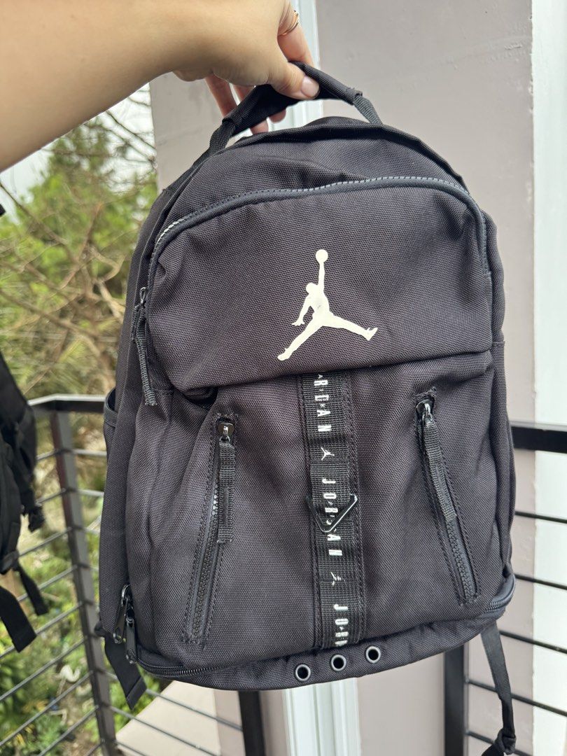 Jordan Backpack (With flaw ‼️) (Category: Backpacks) located in Sablan. Submitted by bag-a-holic.bygaile.ph.2.0 (Listing ID 1462540370, Image 1). Description: Pagawa nyu nalang po .. Paluge sale‼️.