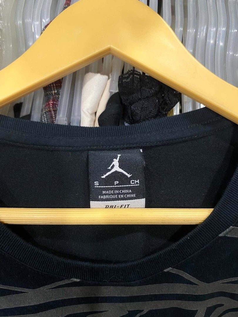 Jordan Big logo long sleeve (Category: Activewear) located in Tarlac. Submitted by dinnuh4e (Listing ID 1462647479, Image 3). Description: Jordan long sleeve W 19 L 27 9/10 cr .
