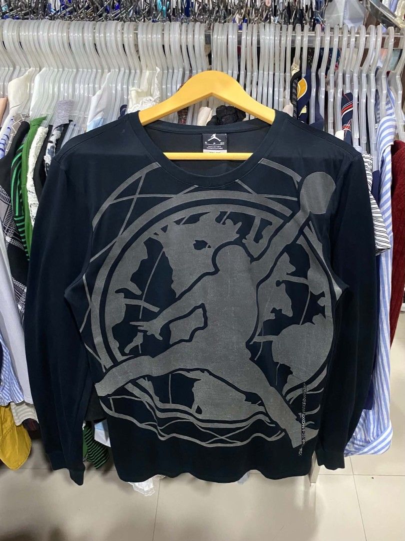 Jordan Big logo long sleeve (Category: Activewear) located in Tarlac. Submitted by dinnuh4e (Listing ID 1462647479, Image 1). Description: Jordan long sleeve W 19 L 27 9/10 cr .