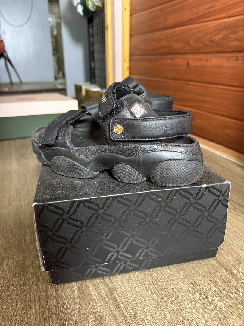 Jordan deja sandals (Category: Sandals) located in Valenzuela. Submitted by ksprelovedstuffs (Listing ID 1462644652, Image 2). Description: .